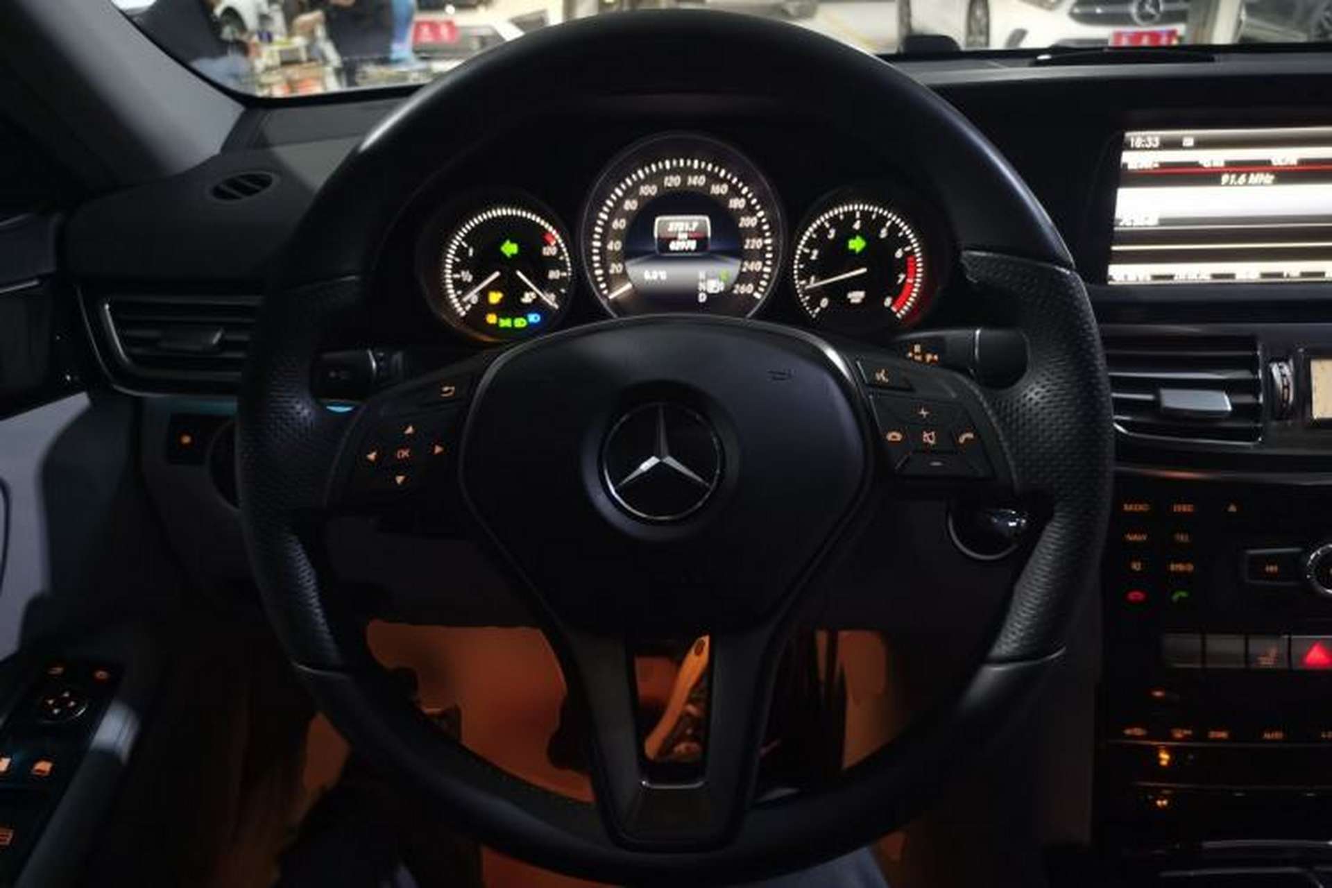 Used Mercedes-Benz E-Class 2014 E 260 L Sport Edition Steering Wheel