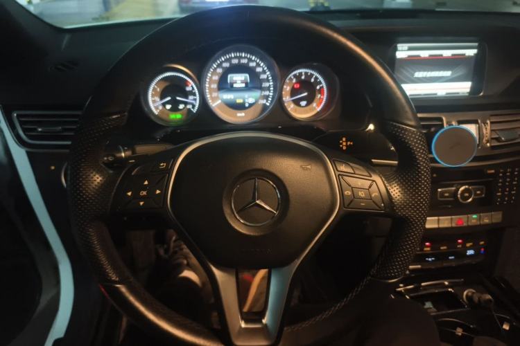 Used Mercedes-Benz E-Class 2014 Restyled E 260 L Sport Edition Steering Wheel