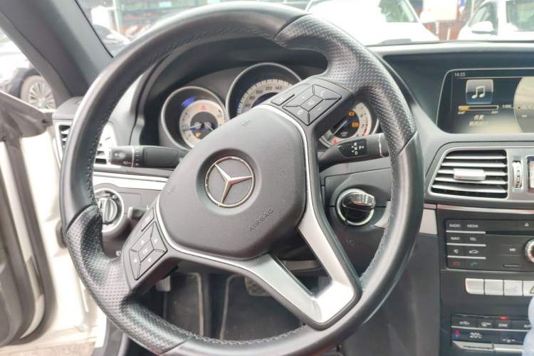 Used Mercedes-Benz E-Class 2014 E 200 Coupe Steering Wheel