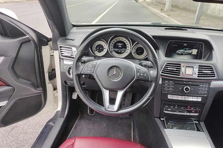 Used Mercedes-Benz E-Class 2014 E 260 Coupe Steering Wheel