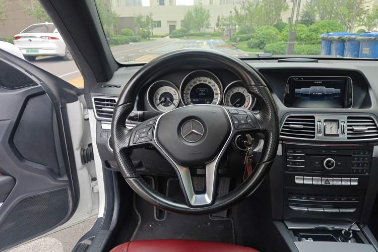 Used Mercedes-Benz E-Class 2014 E 200 Coupe Steering Wheel