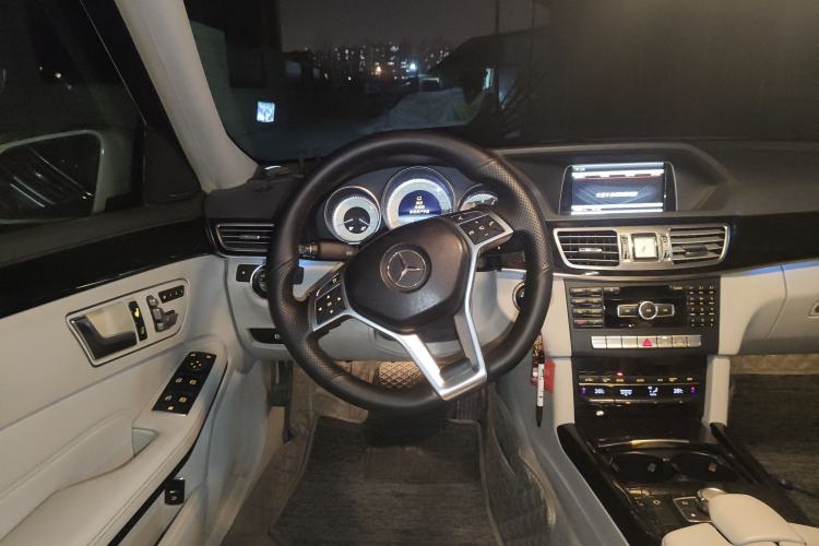 Used Mercedes-Benz E-Class 2014 Restyled E 260 L Sport Edition Steering Wheel