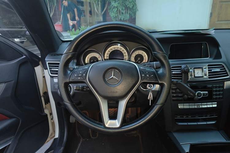 Used Mercedes-Benz E-Class 2014 E 200 Coupe Steering Wheel