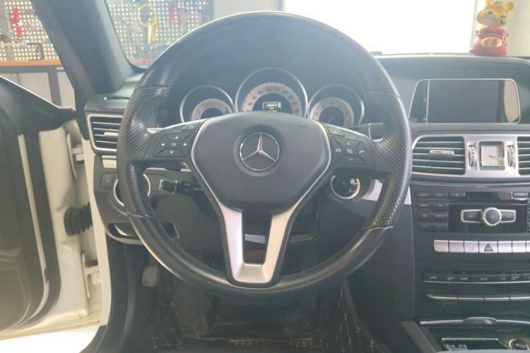 Used Mercedes-Benz E-Class 2014 E 200 Coupe Steering Wheel