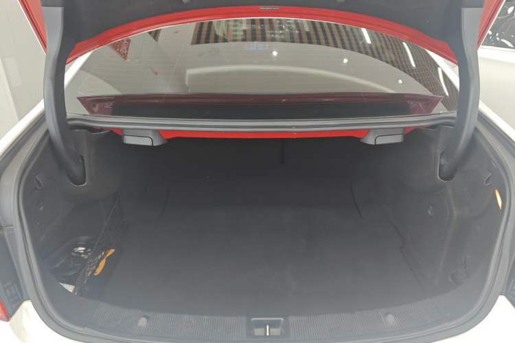 Used Mercedes-Benz E-Class 2014 E 200 Coupe Trunk