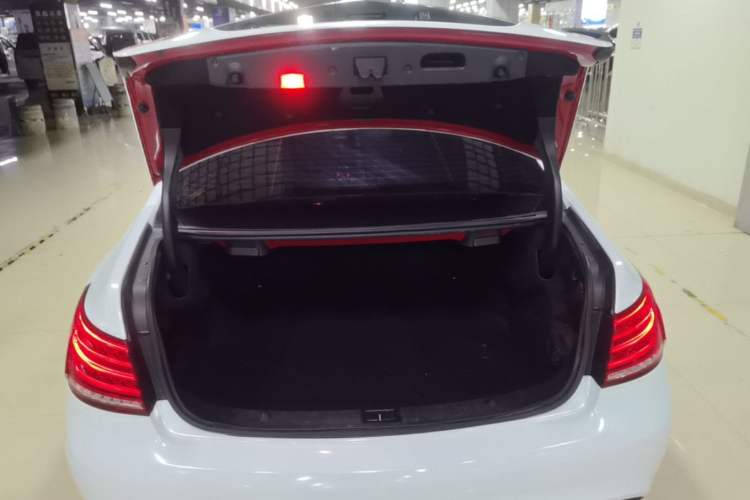 Used Mercedes-Benz E-Class 2014 E 260 Coupe Trunk