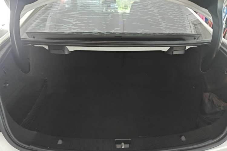 Used Mercedes-Benz E-Class 2014 E 260 Coupe Trunk