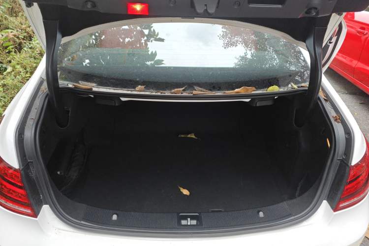 Used Mercedes-Benz E-Class 2014 E 200 Coupe Trunk