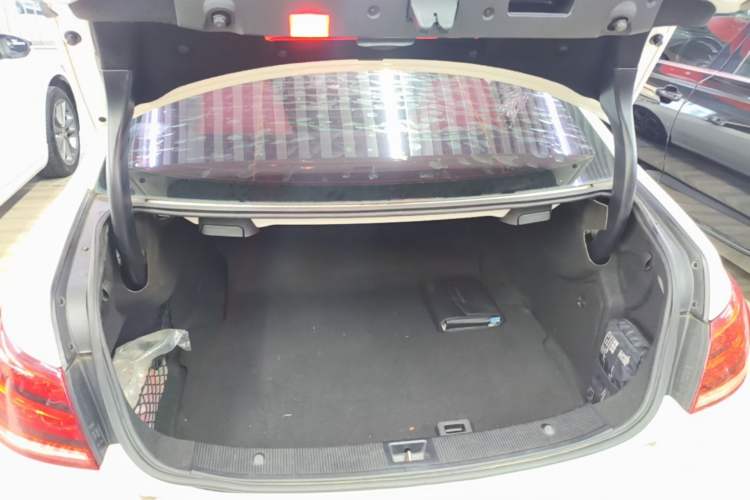 Used Mercedes-Benz E-Class 2014 E 200 Coupe Trunk