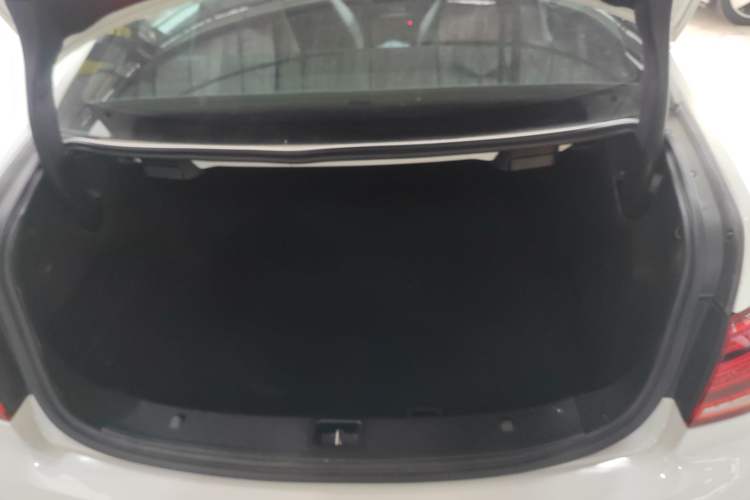 Used Mercedes-Benz E-Class 2014 E 260 Coupe Trunk