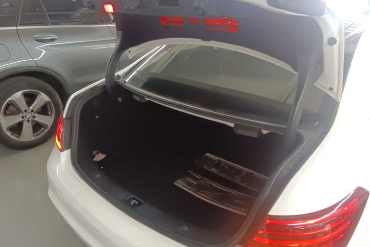 Used Mercedes-Benz E-Class 2014 E 200 Coupe Trunk