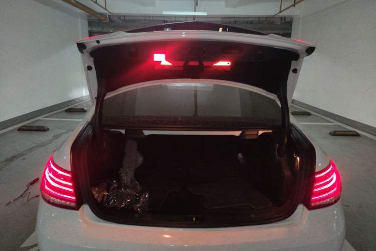 Used Mercedes-Benz E-Class 2014 E 200 Coupe Trunk