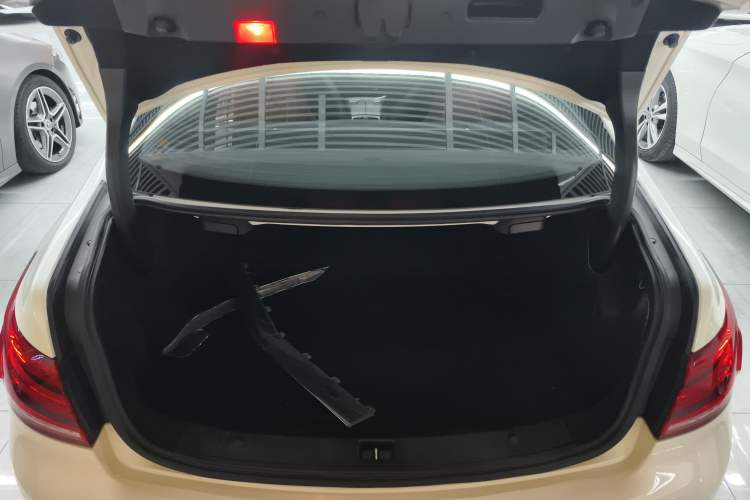 Used Mercedes-Benz E-Class 2014 E 200 Coupe Trunk