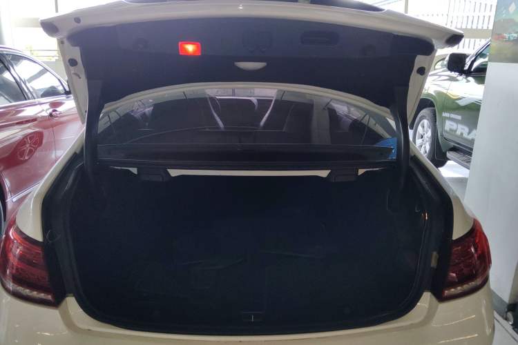 Used Mercedes-Benz E-Class 2014 E 200 Coupe Trunk