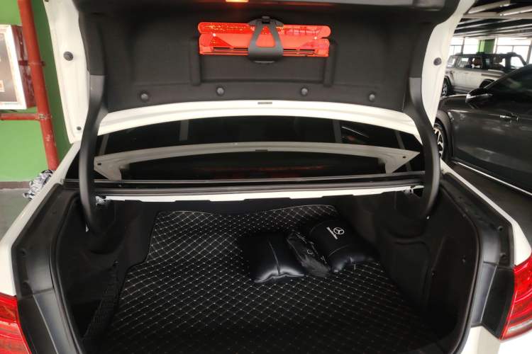 Used Mercedes-Benz E-Class 2014 E 300 L Sport Edition Trunk