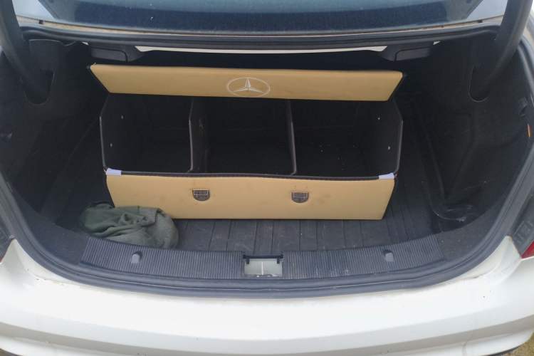 Used Mercedes-Benz E-Class 2014 E 200 Coupe Trunk