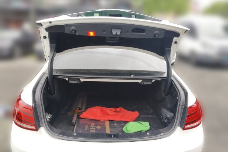 Used Mercedes-Benz E-Class 2014 E 200 Coupe Trunk