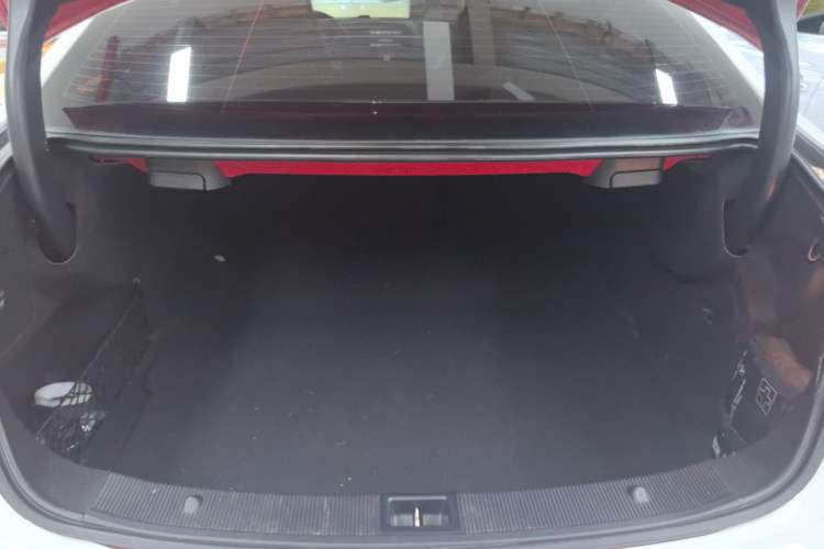 Used Mercedes-Benz E-Class 2014 E 260 Coupe Trunk