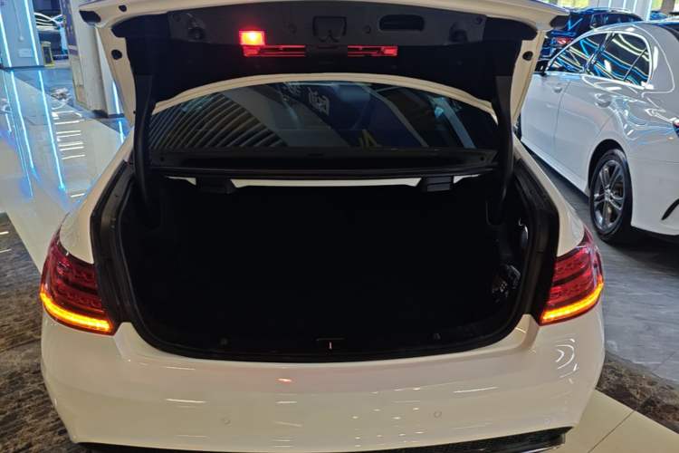 Used Mercedes-Benz E-Class 2014 E 260 Coupe Trunk