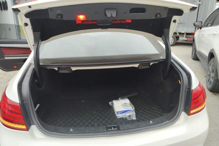 Used Mercedes-Benz E-Class 2014 E 260 Coupe Trunk
