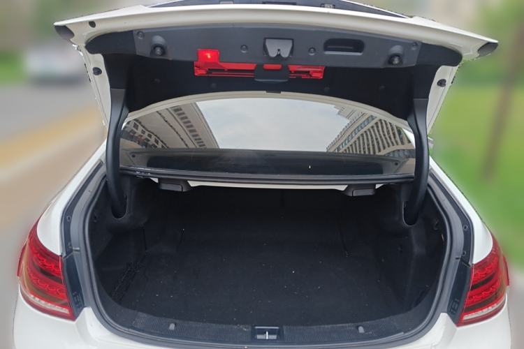 Used Mercedes-Benz E-Class 2014 E 200 Coupe Trunk