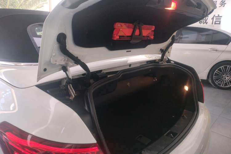 Used Mercedes-Benz E-Class 2014 E 260 Convertible Coupe Trunk