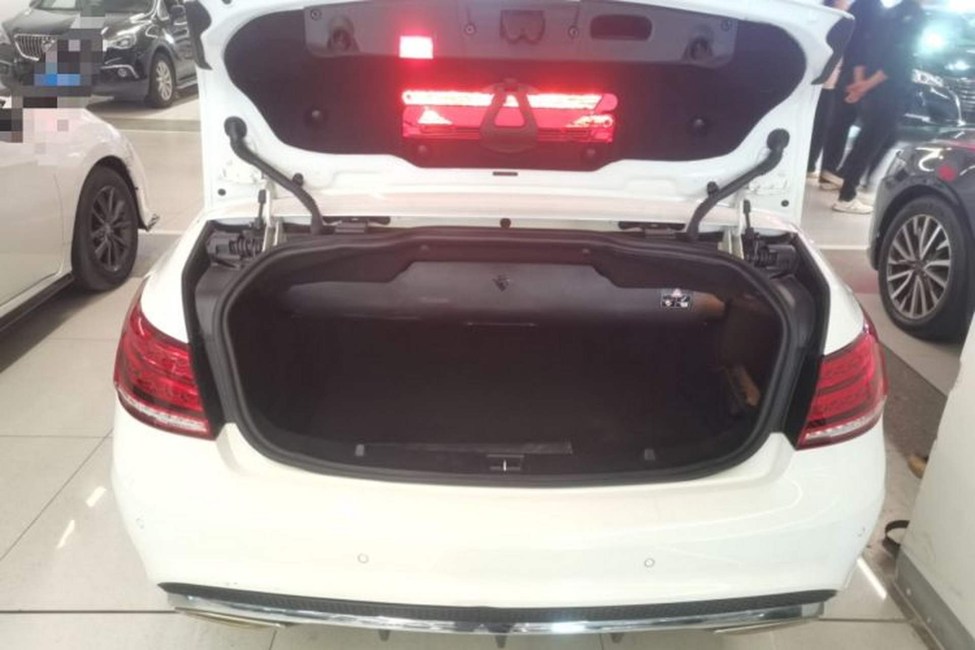 Used Mercedes-Benz E-Class 2014 E 260 Convertible Coupe Trunk