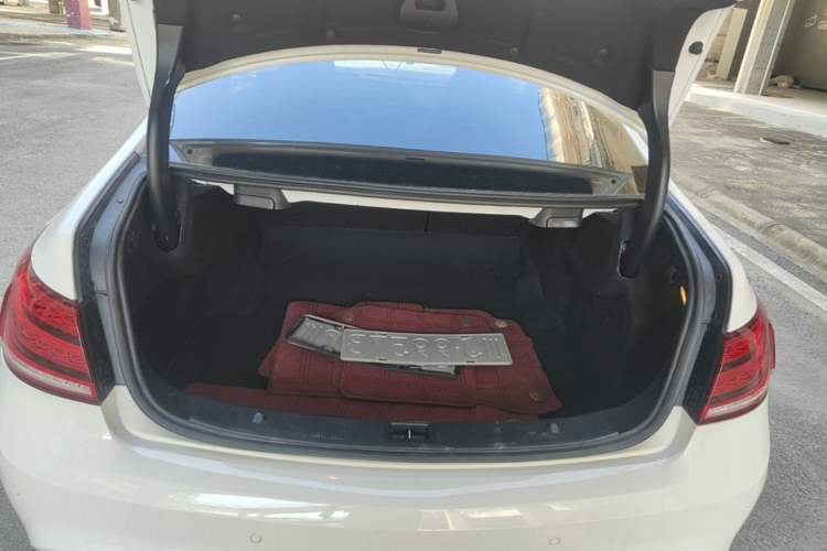 Used Mercedes-Benz E-Class 2014 E 200 Coupe Trunk