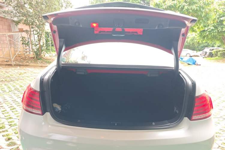 Used Mercedes-Benz E-Class 2014 E 260 Coupe Trunk