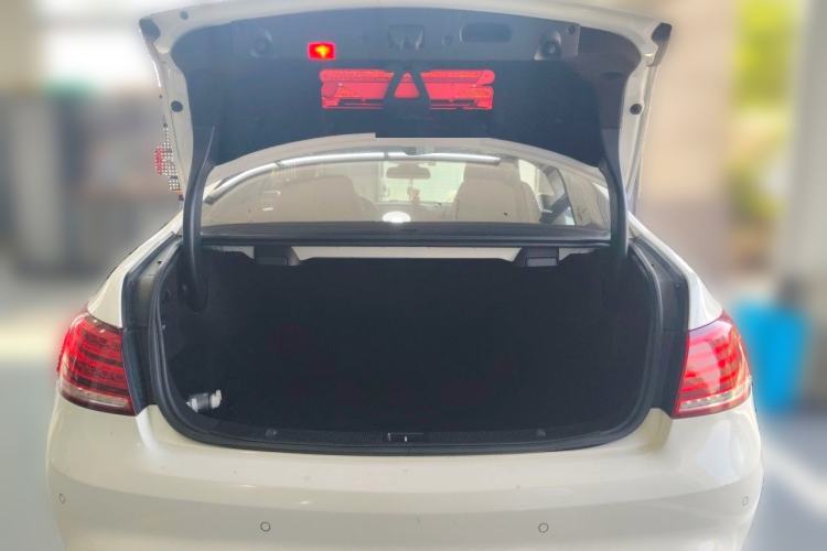 Used Mercedes-Benz E-Class 2014 E 200 Coupe Trunk