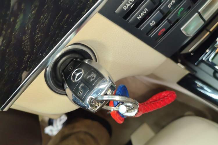 Used Mercedes-Benz E-Class 2014 Restyled E 260 L Sport Edition Vehicle Key