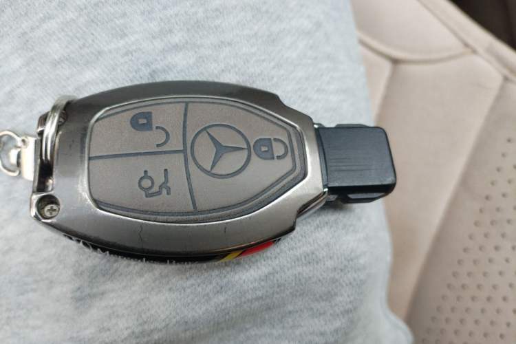 Used Mercedes-Benz E-Class 2014 Restyled E 300 L Sport Edition Vehicle Key