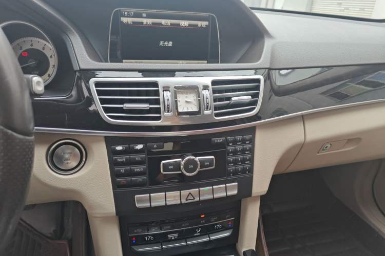 Used Mercedes-Benz E-Class 2015 E 260 L Sport Edition Audio And AC Panel