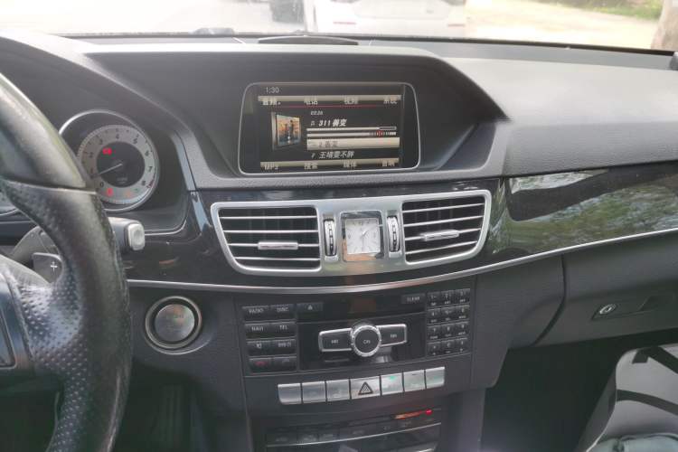 Used Mercedes-Benz E-Class 2015 E 260 L Sport Edition Audio And AC Panel