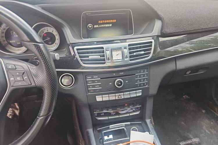 Used Mercedes-Benz E-Class 2015 Restyled E 260 L Sport Edition Audio And AC Panel