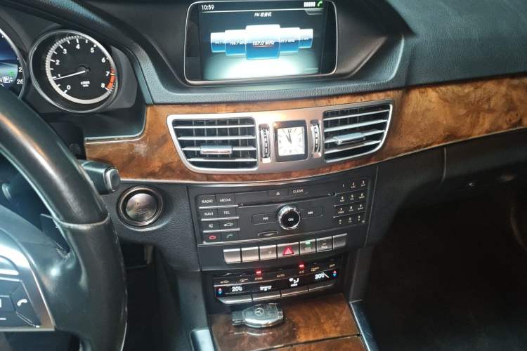 Used Mercedes-Benz E-Class 2015 Facelift E 200 L Audio And AC Panel