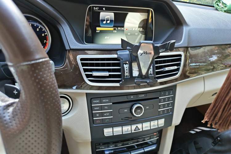 Used Mercedes-Benz E-Class 2015 E 200 L Audio And AC Panel