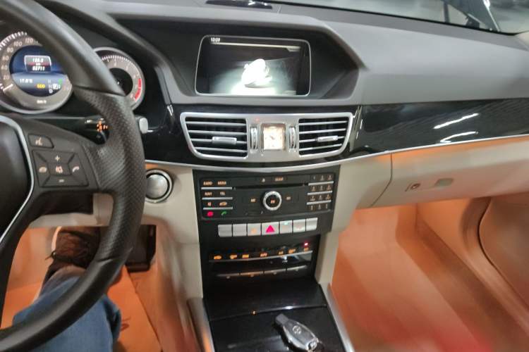 Used Mercedes-Benz E-Class 2015 Facelift E 200 L Sport Edition Audio And AC Panel