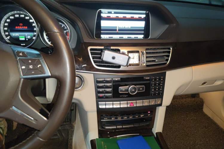 Used Mercedes-Benz E-Class 2015 E 400 L Hybrid Audio And AC Panel