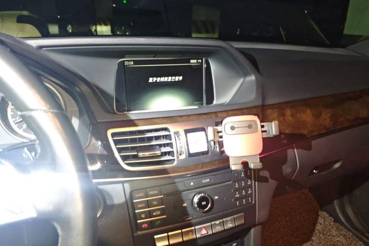 Used Mercedes-Benz E-Class 2015 E 260 L Audio And AC Panel