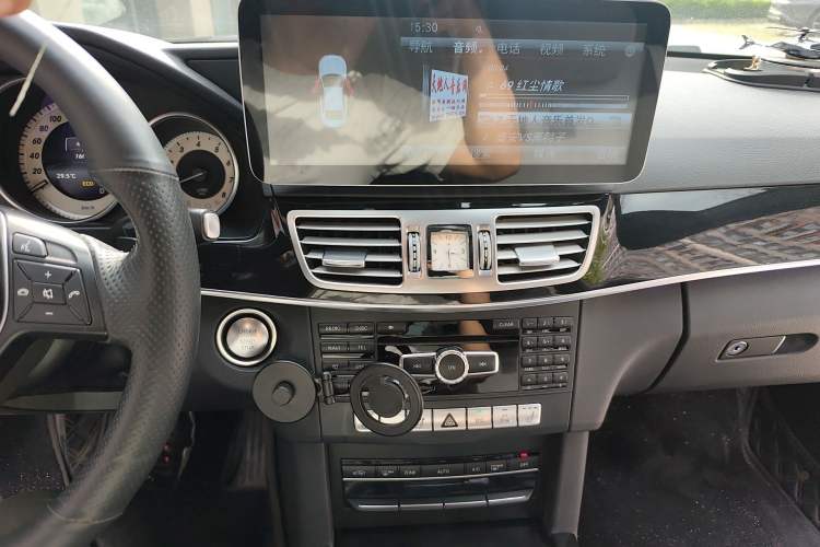 Used Mercedes-Benz E-Class 2015 E 260 L Sport & Fashion Model Audio And AC Panel