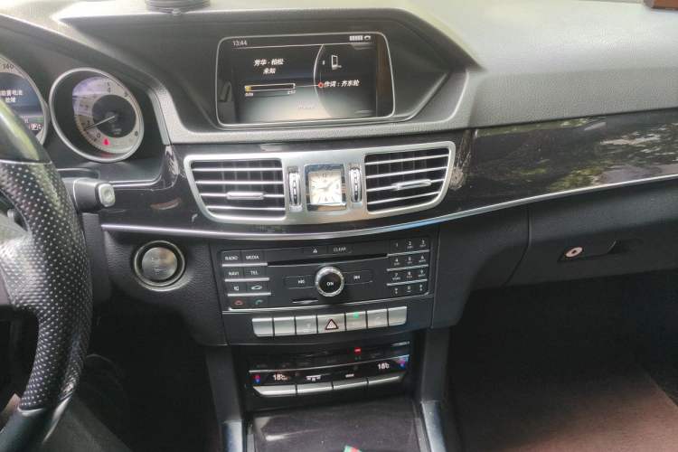 Used Mercedes-Benz E-Class 2015 Restyled E 260 L Sport Edition Audio And AC Panel