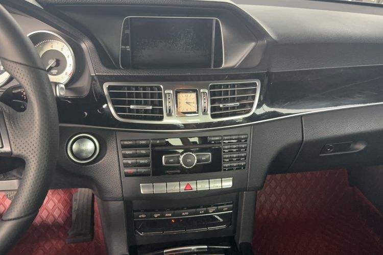 Used Mercedes-Benz E-Class 2015 E 260 L Sport Edition Audio And AC Panel
