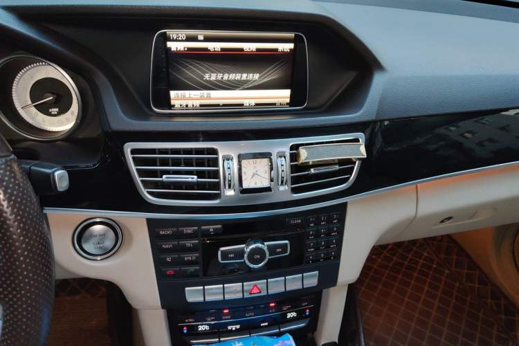 Used Mercedes-Benz E-Class 2015 E 260 L Sport Edition Audio And AC Panel