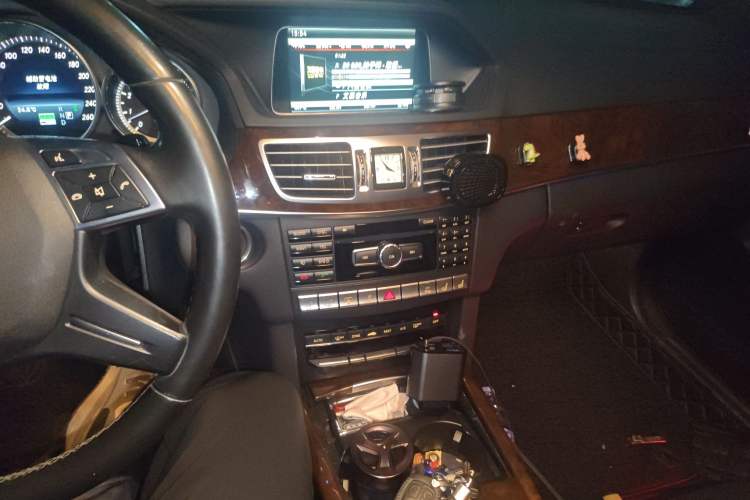 Used Mercedes-Benz E-Class 2015 E 400 L Hybrid Audio And AC Panel