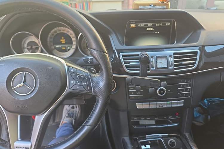 Used Mercedes-Benz E-Class 2015 E 260 L Sport Edition Audio And AC Panel
