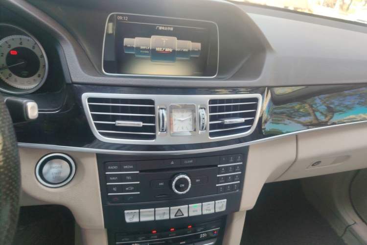 Used Mercedes-Benz E-Class 2015 E 260 L Sport Edition Audio And AC Panel