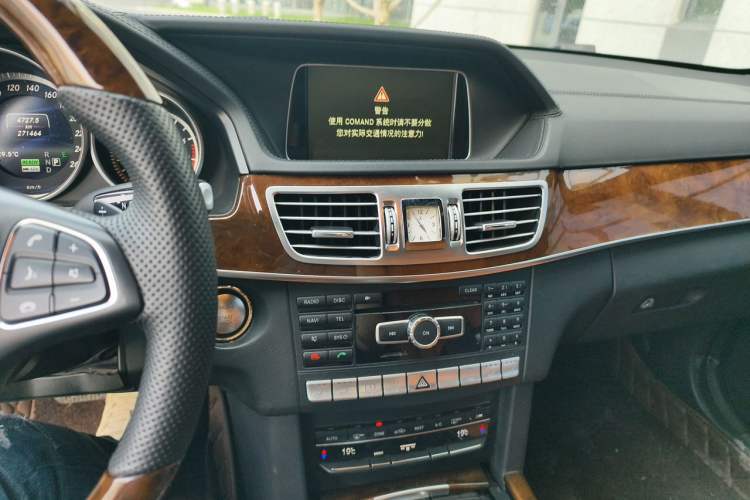 Used Mercedes-Benz E-Class 2015 E 400 L Hybrid Audio And AC Panel