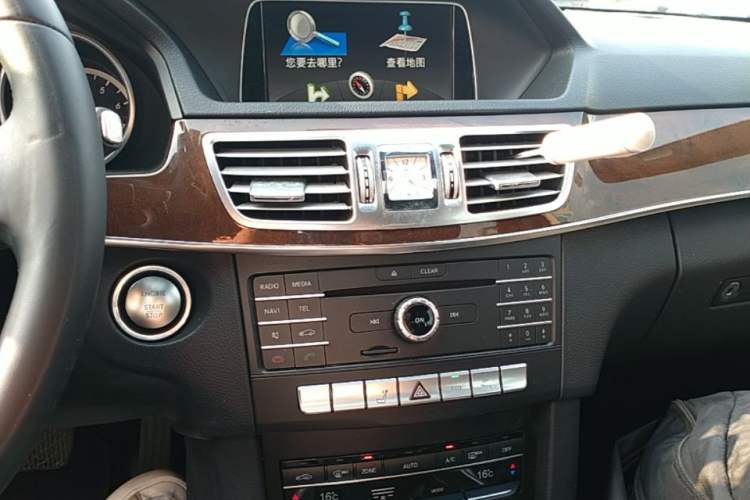 Used Mercedes-Benz E-Class 2015 Facelift E 200 L Audio And AC Panel