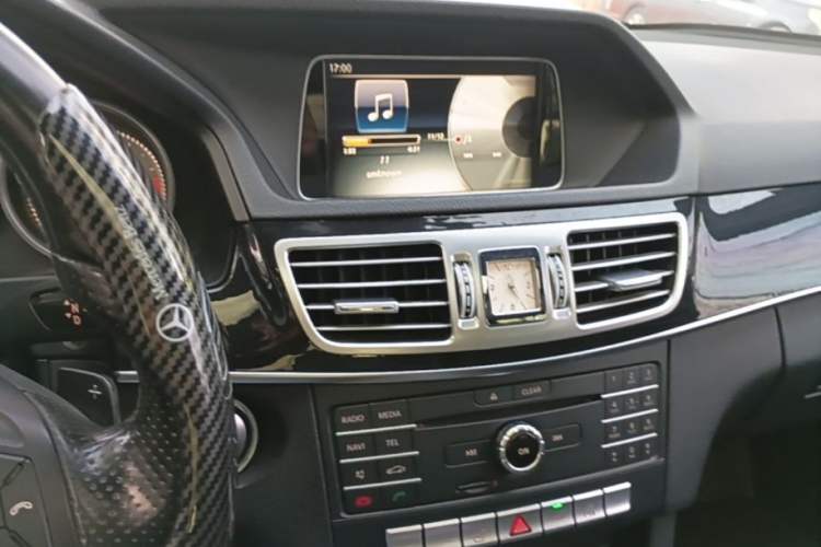 Used Mercedes-Benz E-Class 2015 Restyled E 260 L Sport Edition Audio And AC Panel